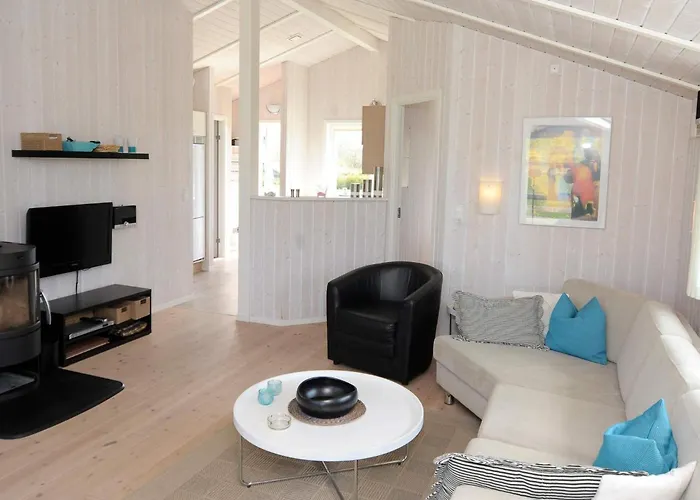 8 Person In Sydals-by Traum * Sarup