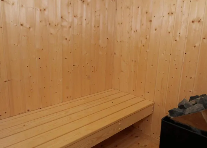 8 Person In Sydals-by Traum * Sarup